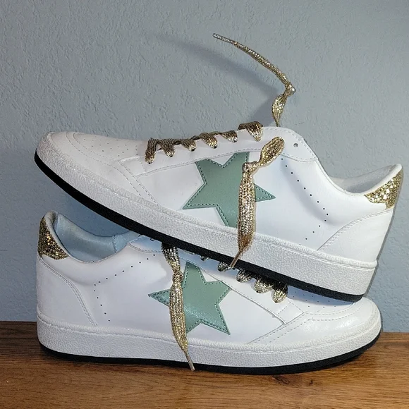 ShuShop White and Green Sneakers with Star Logo - Picture 1 of 7